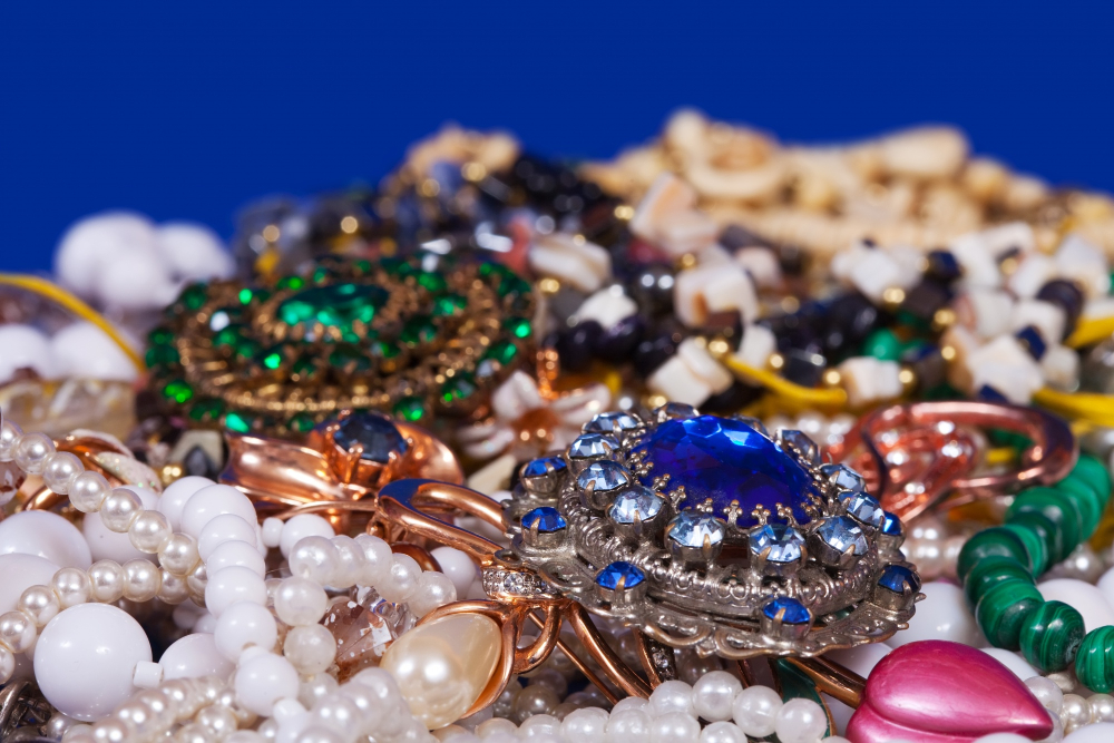 Schwermetalle, Nickel und Weichmacher – Das sollte man bei Modeschmuck wissen und beachten